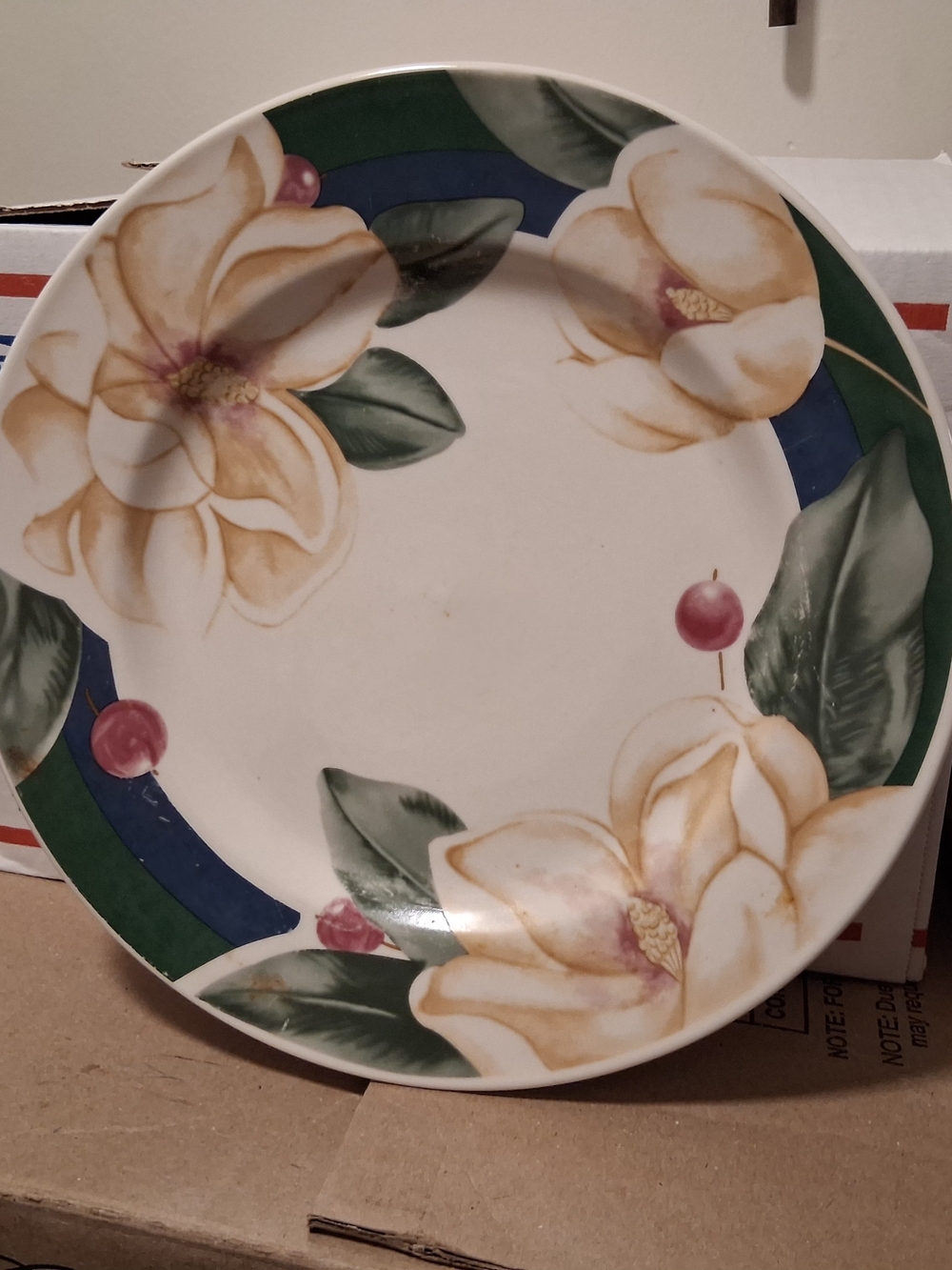 Savannah Ceramic Dinner Plate with Cream Magnolia & Green Leaves